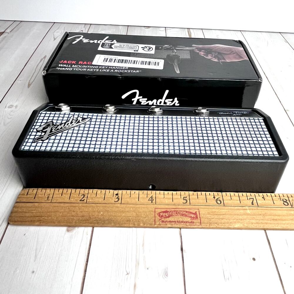 Fender Guitar Jack Rack Wall Mount Key Rack Mini Amp Design 4 Keychains Boxed - Picture 5 of 5